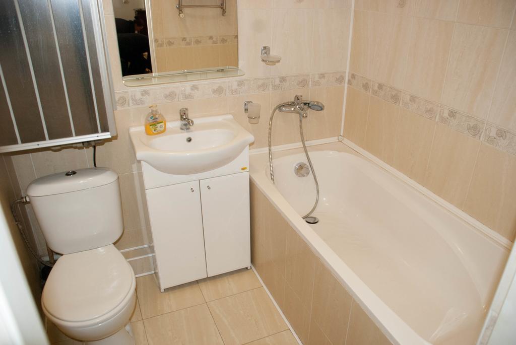 Apartment On Akademika Lazarenka 48A Λβιβ Εξωτερικό φωτογραφία