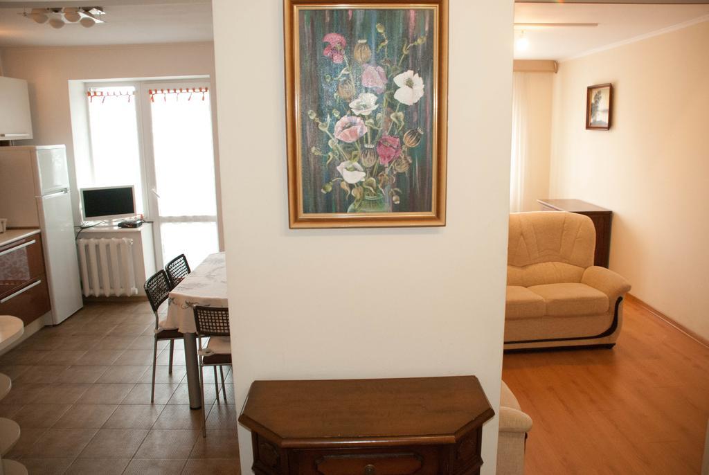 Apartment On Akademika Lazarenka 48A Λβιβ Εξωτερικό φωτογραφία